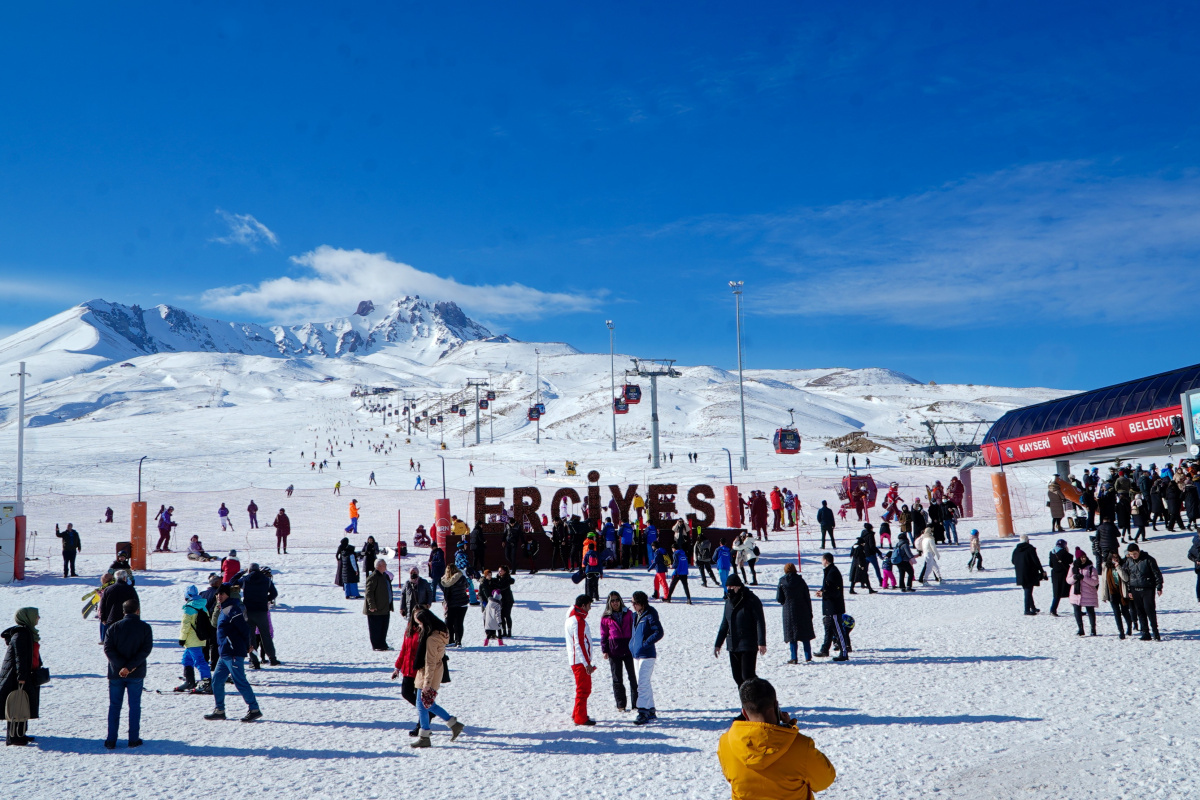 Erciyes hafta sonunda 30 bin turist ağırladı