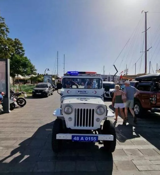 Bodrum'a 1954 model 'Turizm Polisi Aracı'