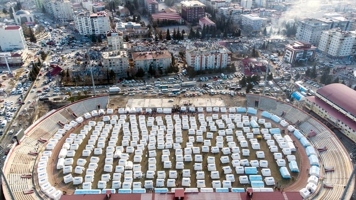 Kahramanmaraş'ta 12 Şubat Stadyumu çadır kente dönüştürüldü